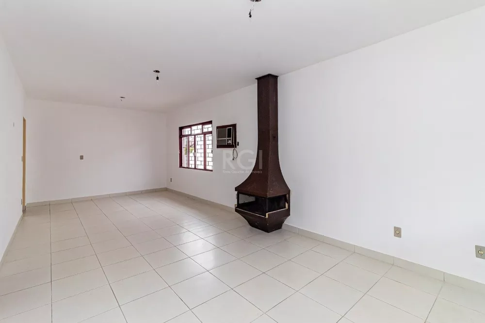 Casa à venda com 2 quartos, 289m² - Foto 2