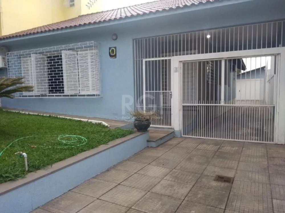 Casa à venda com 3 quartos, 250m² - Foto 2