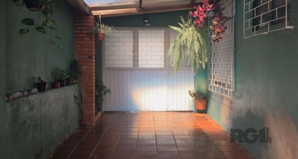 Casa à venda com 4 quartos, 219m² - Foto 4
