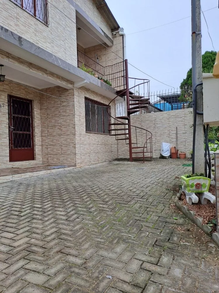 Casa à venda com 5 quartos, 219m² - Foto 1