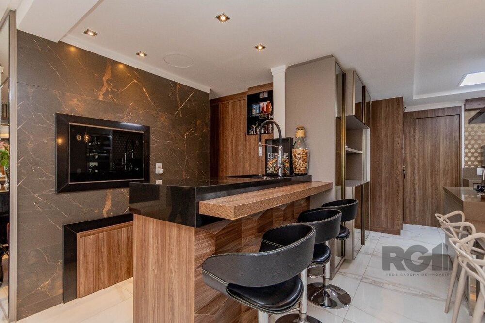 Apartamento à venda com 3 quartos, 210m² - Foto 1