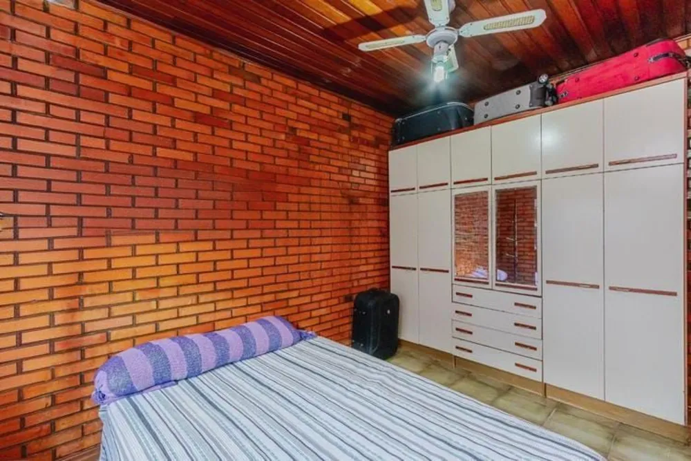 Casa, 6 quartos, 243 m² - Foto 1