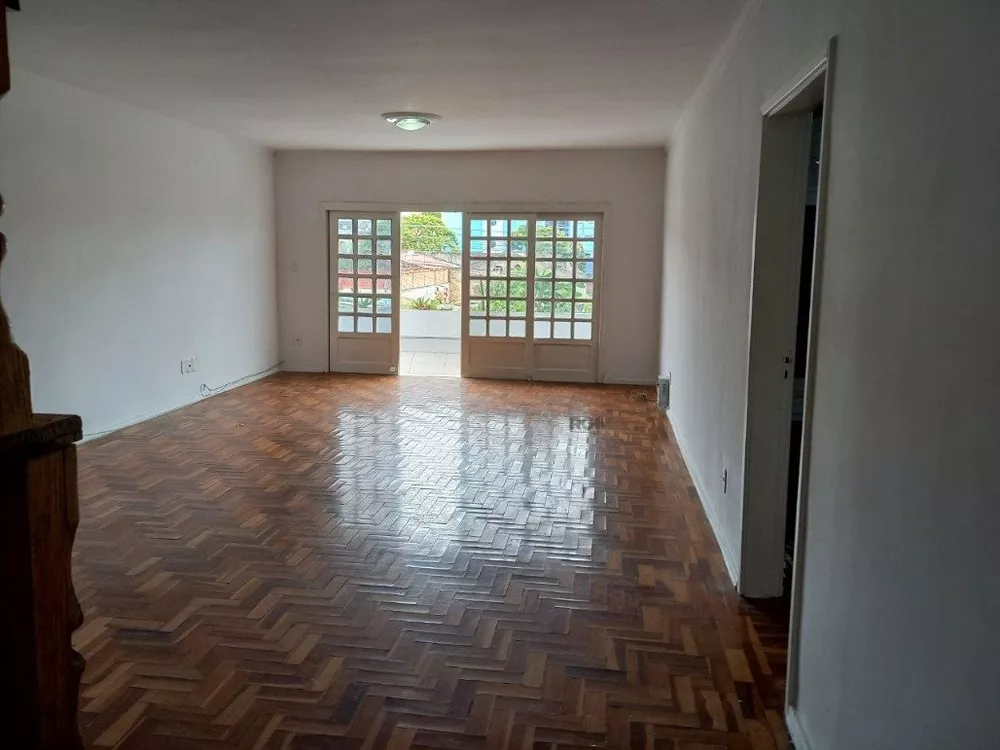 Casa à venda com 3 quartos, 241m² - Foto 4