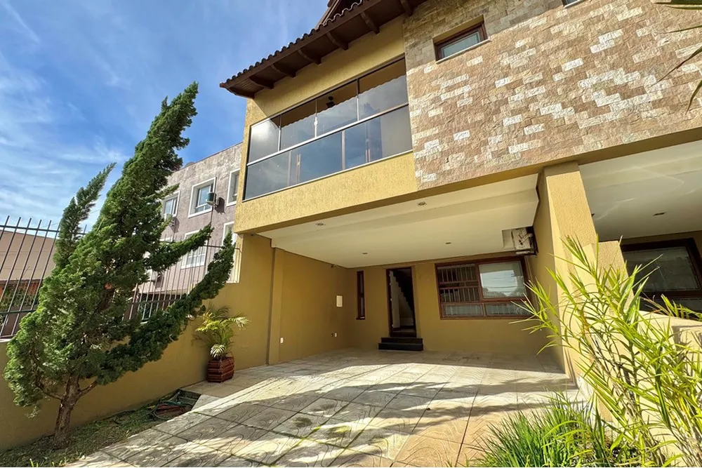 Casa, 3 quartos, 236 m² - Foto 1