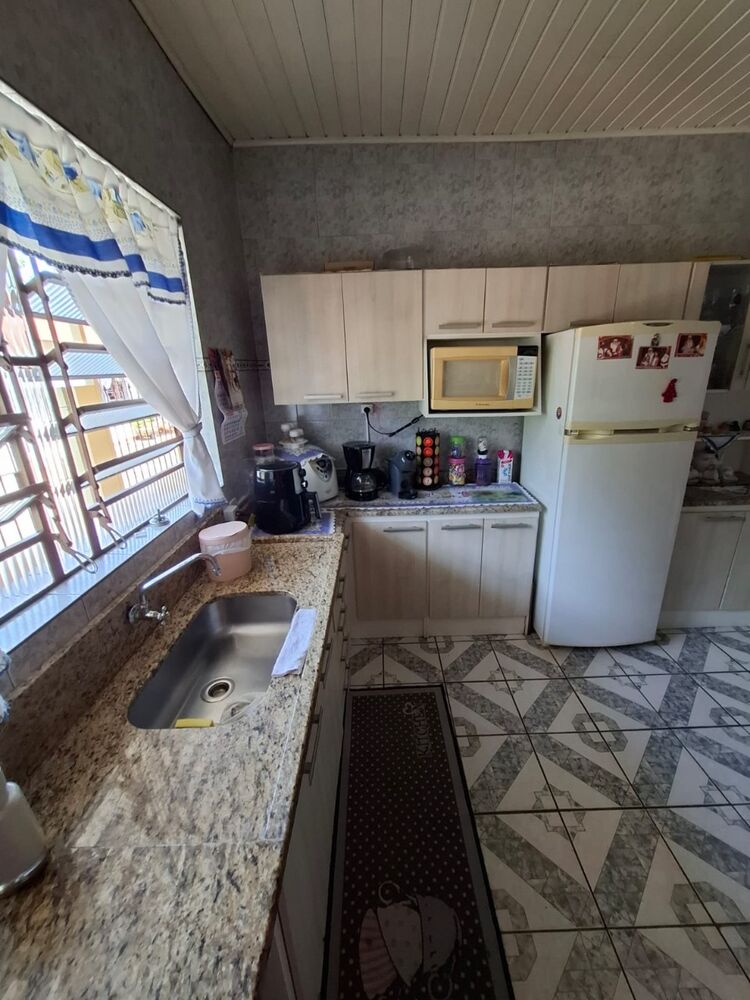 Casa à venda com 4 quartos, 191m² - Foto 3