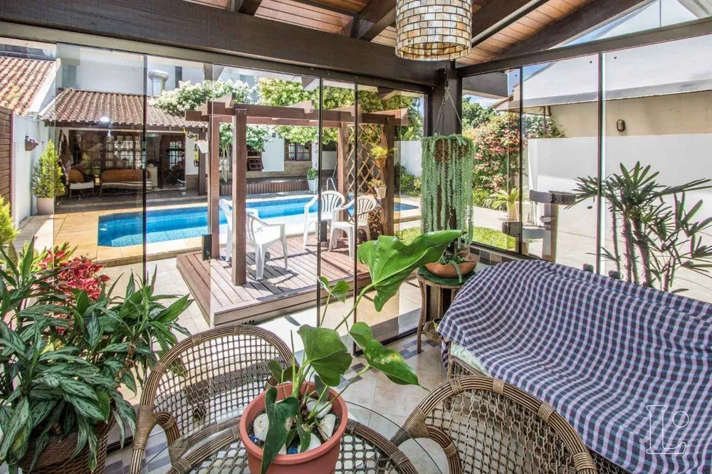 Casa, 3 quartos, 221 m² - Foto 4
