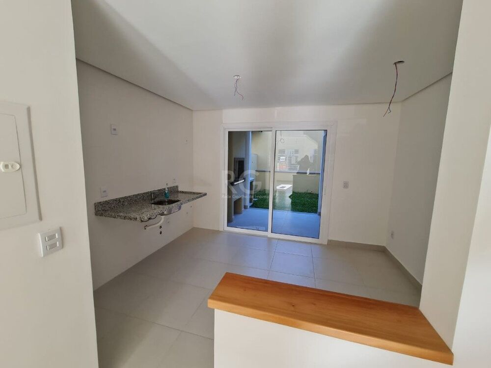 Casa à venda com 3 quartos, 134m² - Foto 2