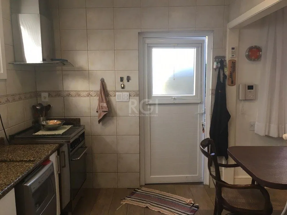 Casa, 3 quartos, 231 m² - Foto 1