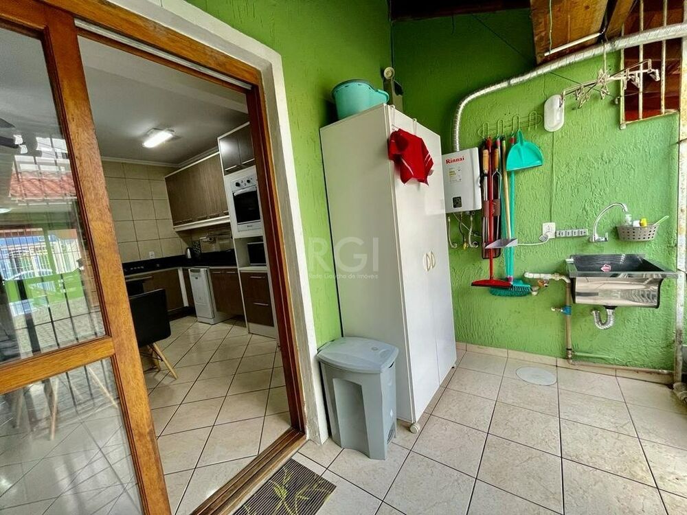 Casa à venda com 2 quartos, 101m² - Foto 4