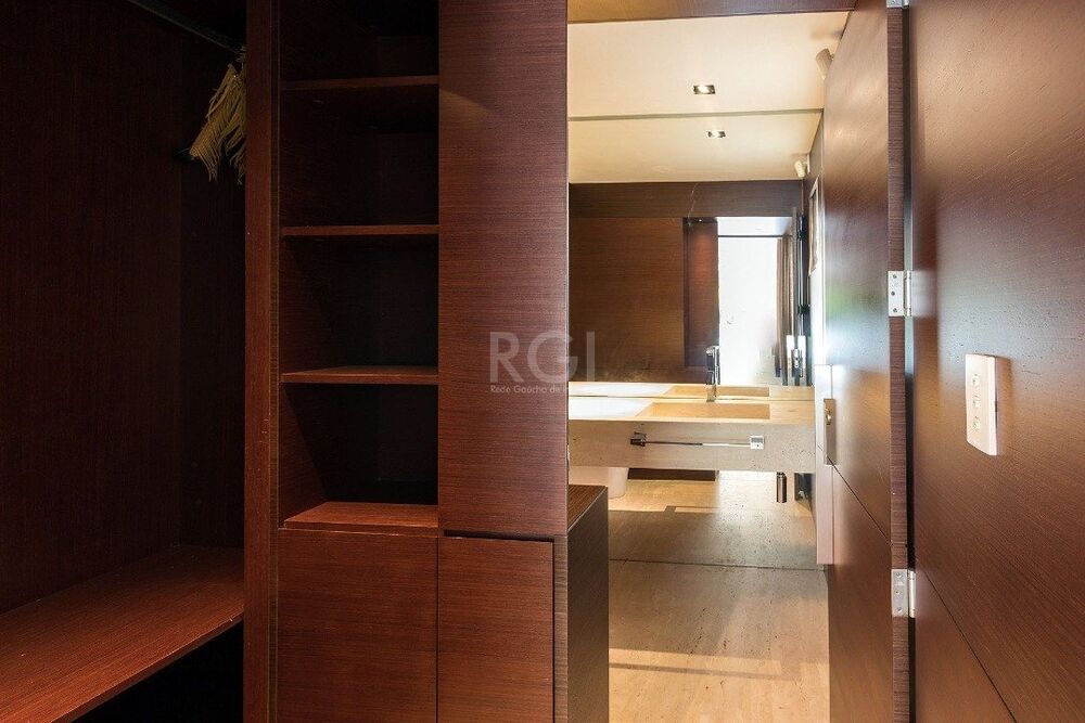 Casa de Condomínio à venda com 4 quartos, 665m² - Foto 2