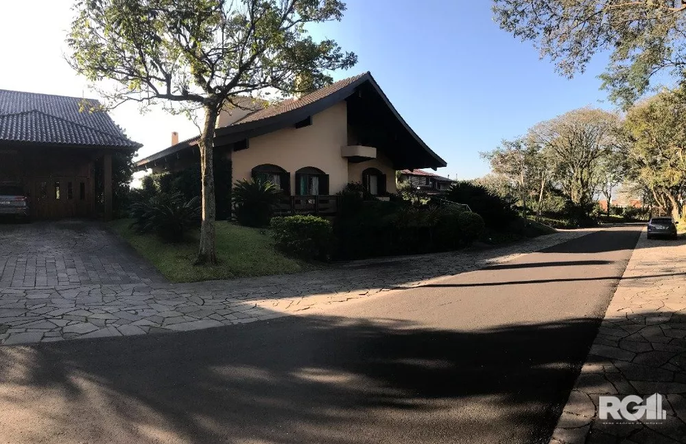 Casa de Condomínio à venda com 3 quartos, 497m² - Foto 1