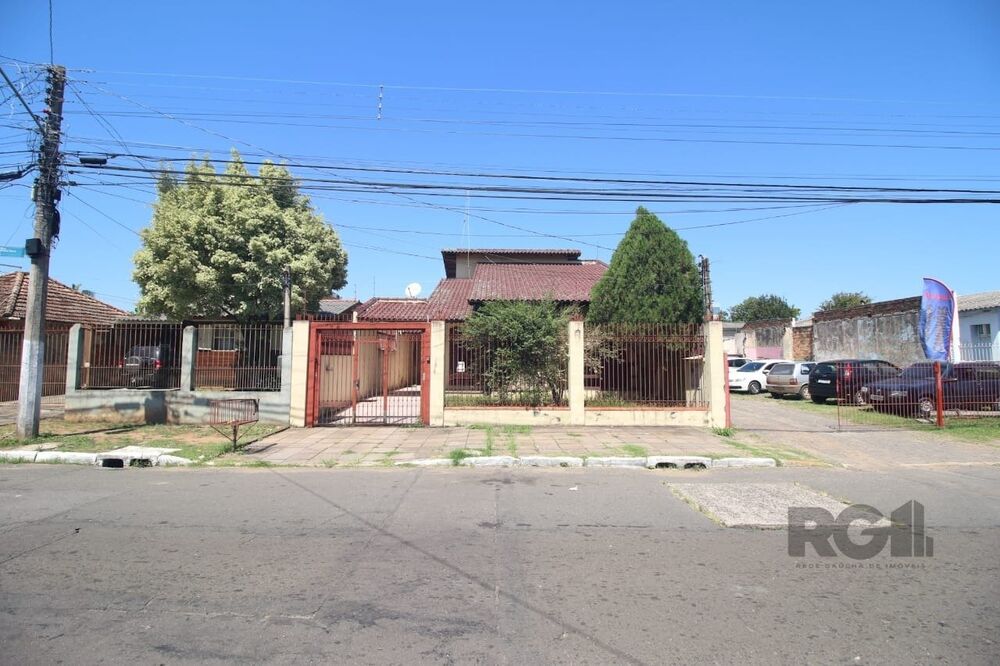 Casa à venda com 4 quartos, 246m² - Foto 2