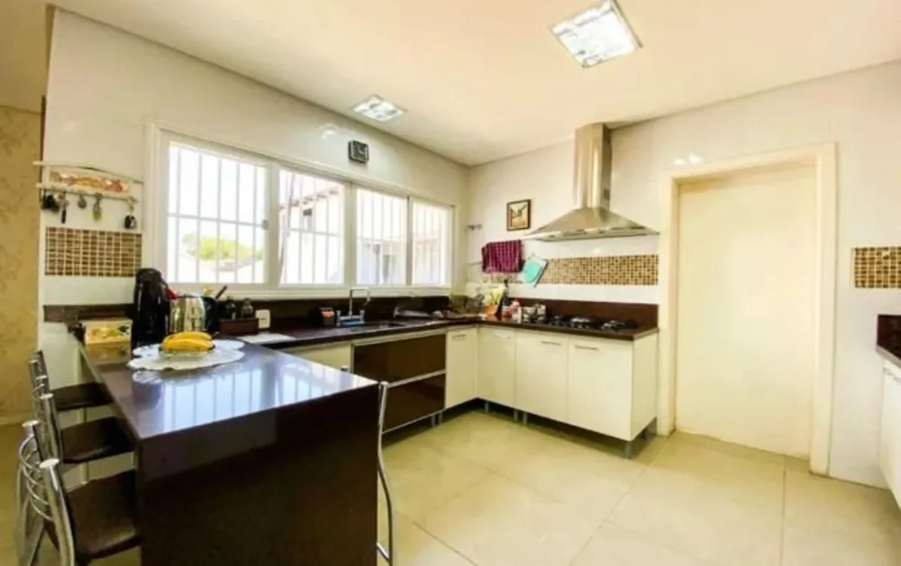 Casa, 3 quartos, 236 m² - Foto 3