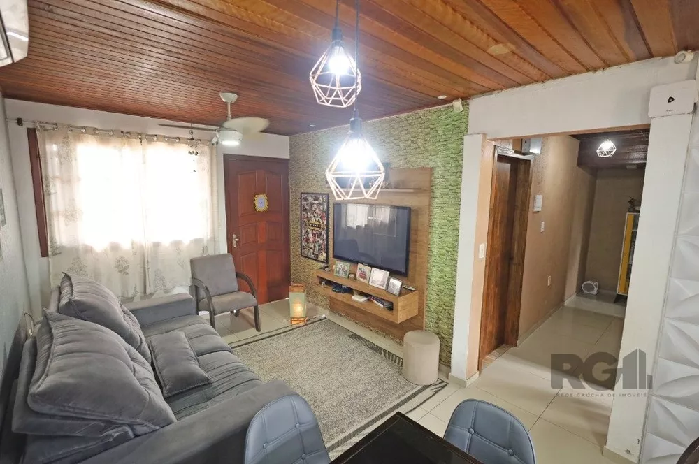 Casa à venda com 2 quartos, 64m² - Foto 1