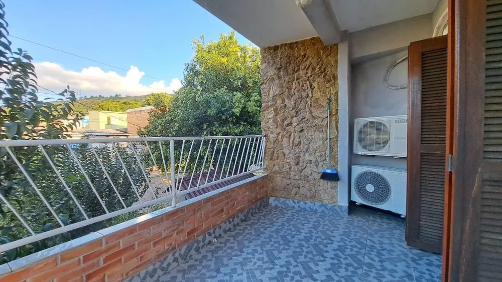 Casa, 4 quartos, 281 m² - Foto 1
