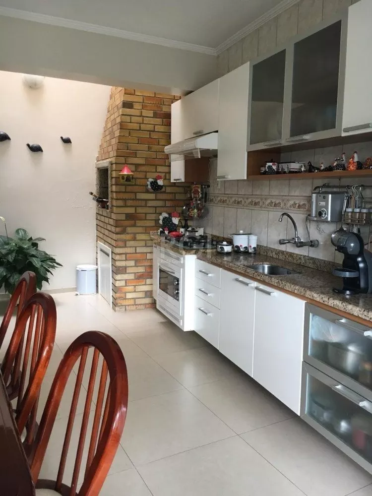 Casa à venda com 5 quartos, 249m² - Foto 6