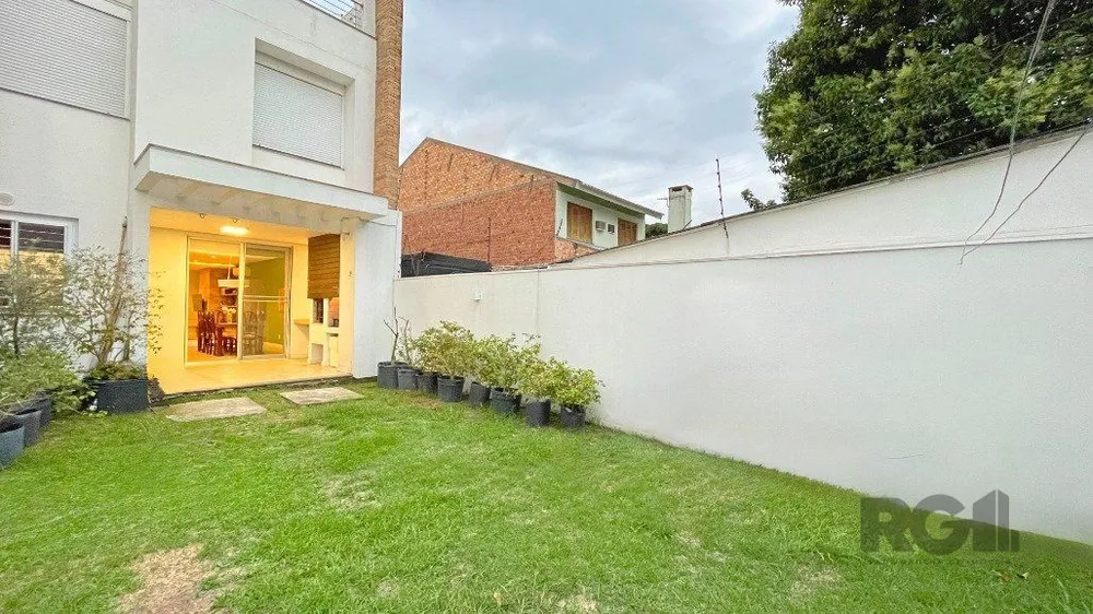 Casa, 3 quartos, 228 m² - Foto 1