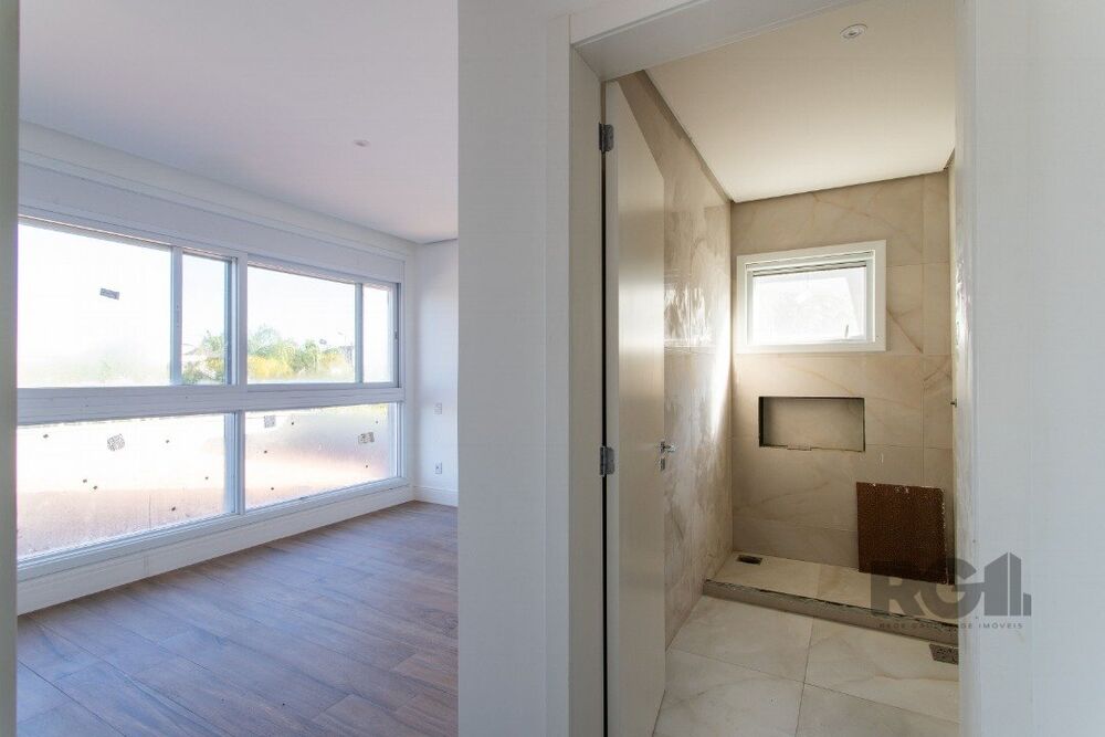 Casa de Condomínio à venda com 4 quartos, 298m² - Foto 2
