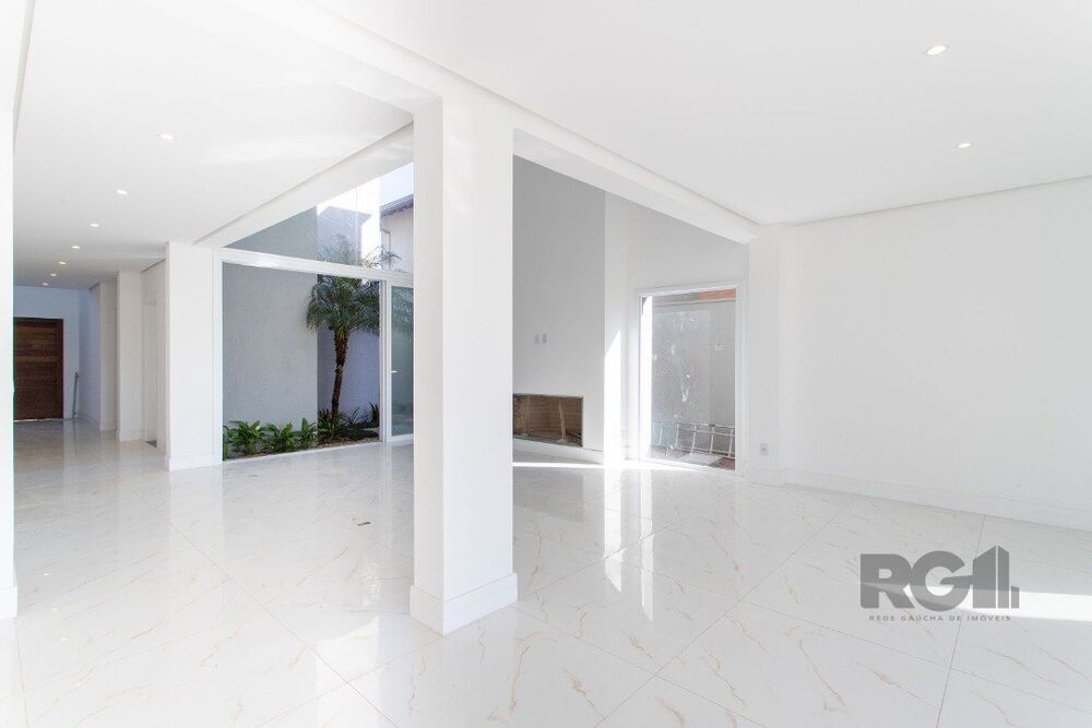 Casa de Condomínio à venda com 4 quartos, 298m² - Foto 1