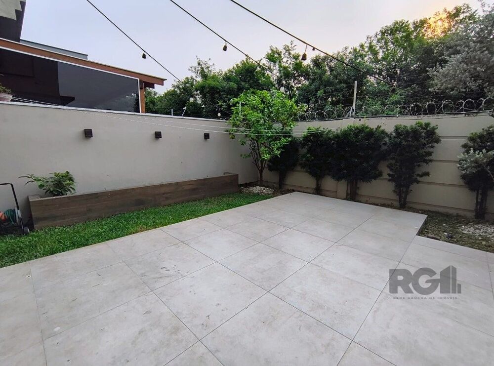 Casa à venda com 3 quartos, 244m² - Foto 7