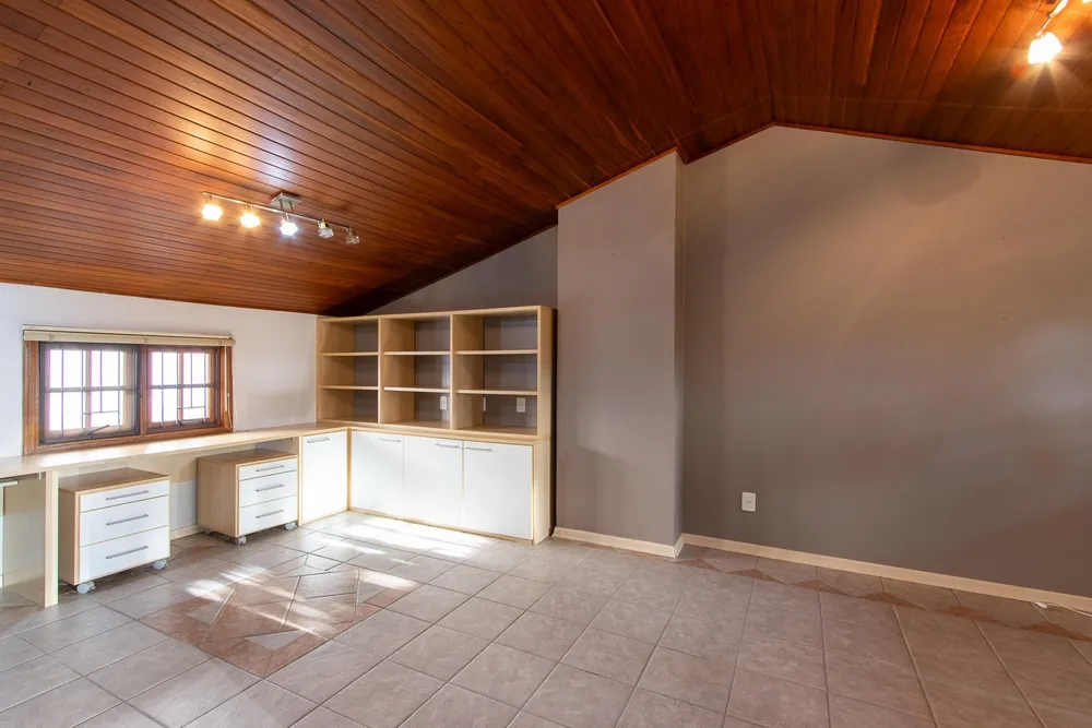 Casa, 3 quartos, 202 m² - Foto 1