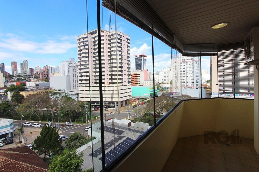 Apartamento à venda com 3 quartos, 187m² - Foto 3