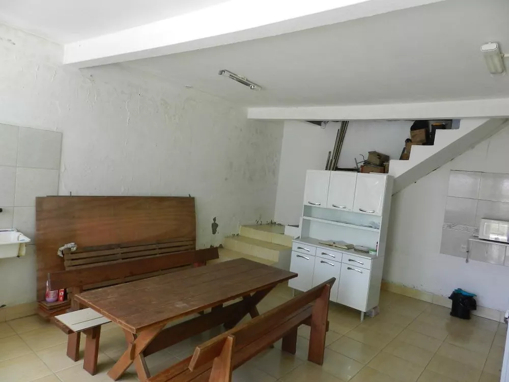 Casa à venda com 2 quartos, 175m² - Foto 1