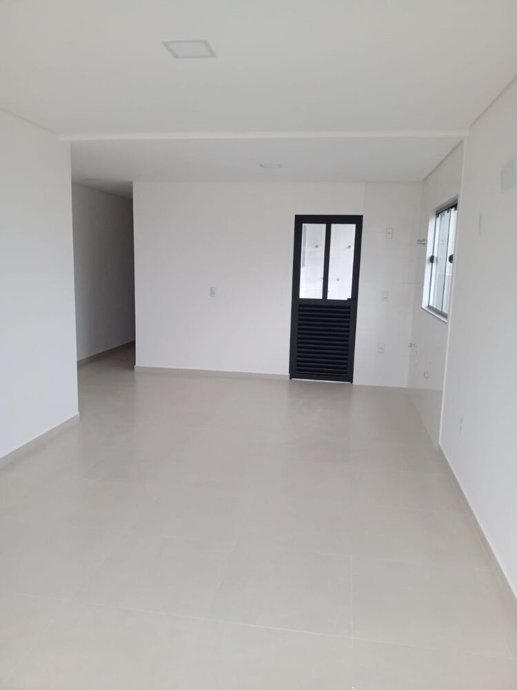 Apartamento à venda com 3 quartos, 81m² - Foto 2
