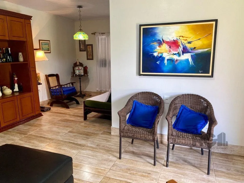 Casa, 5 quartos, 137 m² - Foto 2