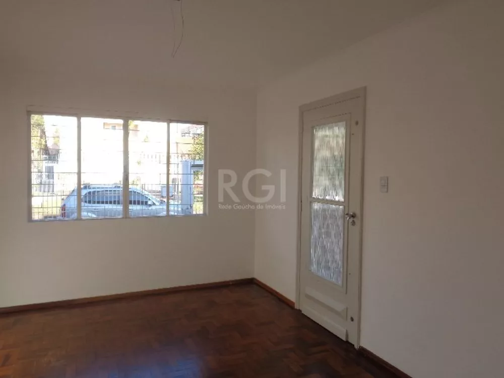 Casa à venda com 3 quartos, 199m² - Foto 1