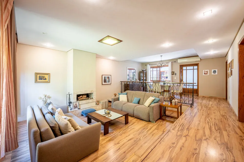 Casa, 3 quartos, 247 m² - Foto 1