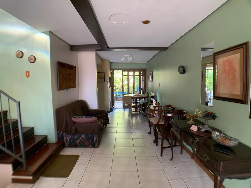 Casa de Condomínio à venda com 3 quartos, 161m² - Foto 2