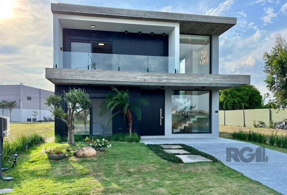 Casa de Condomínio à venda com 4 quartos, 232m² - Foto 1