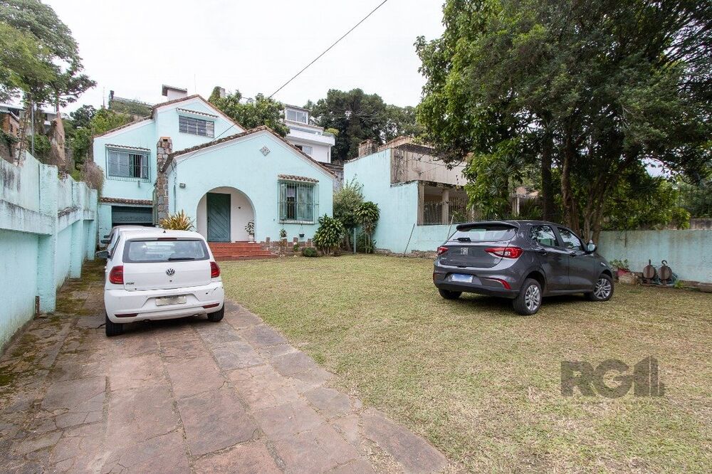 Casa à venda com 3 quartos, 191m² - Foto 1