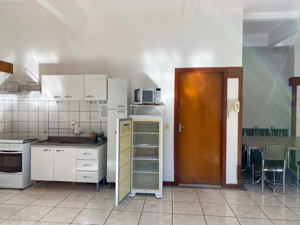 Casa, 3 quartos, 251 m² - Foto 4