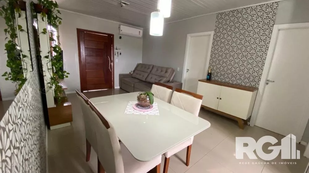 Casa à venda com 2 quartos, 55m² - Foto 1