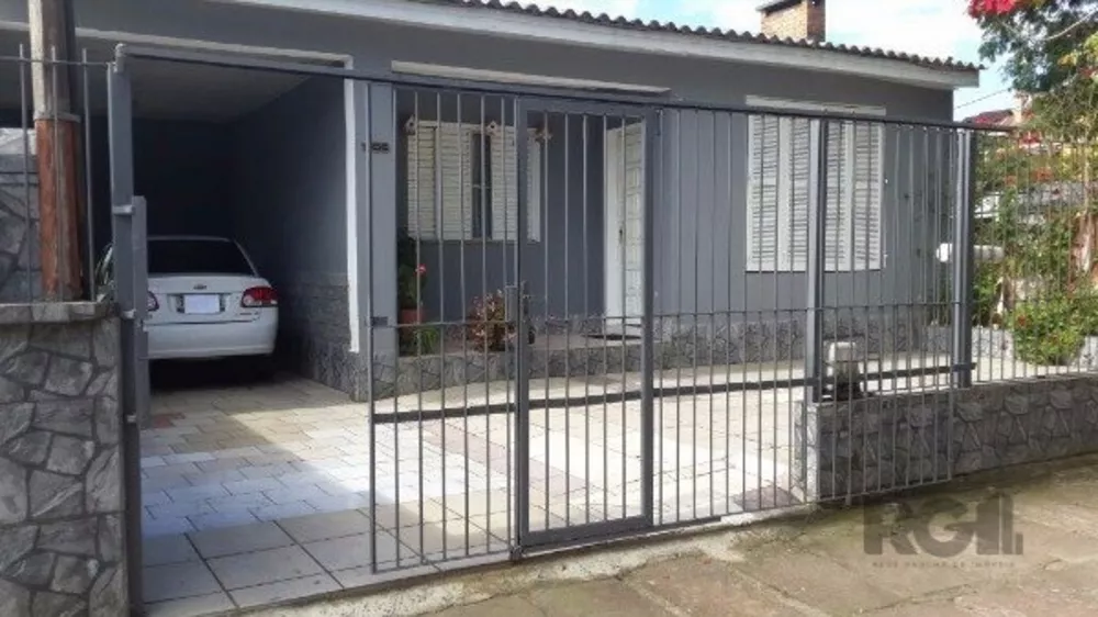 Casa à venda com 3 quartos, 244m² - Foto 1