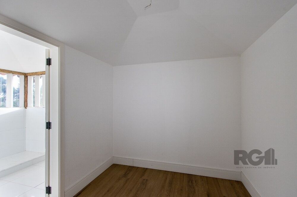 Casa de Condomínio à venda com 5 quartos, 881m² - Foto 3