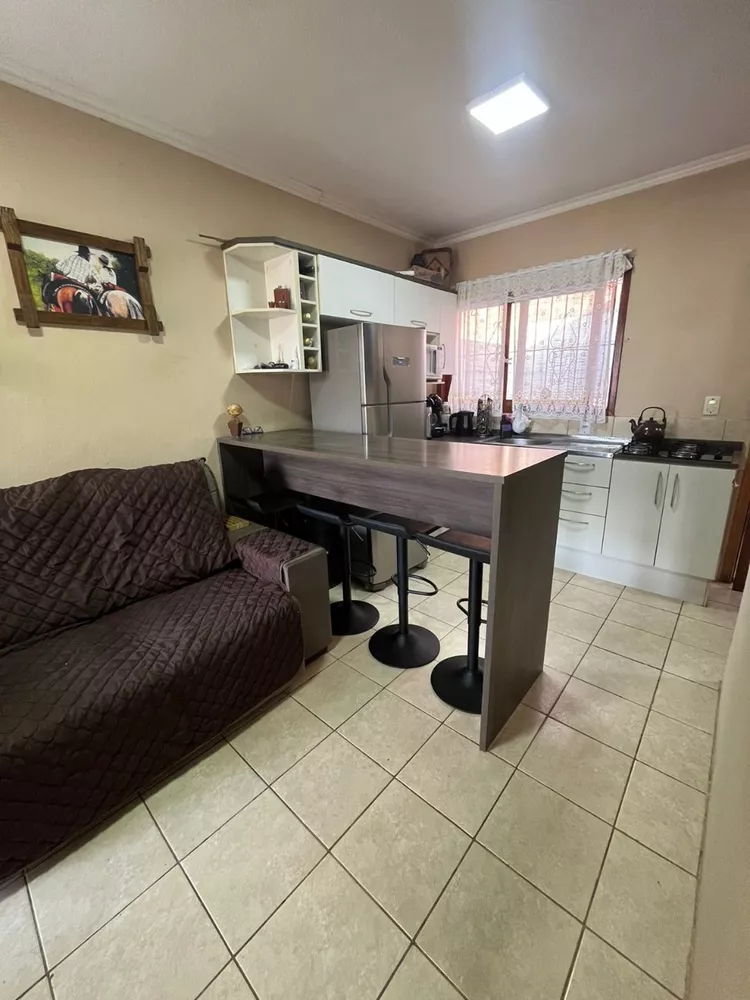 Casa à venda com 1 quarto, 61m² - Foto 3