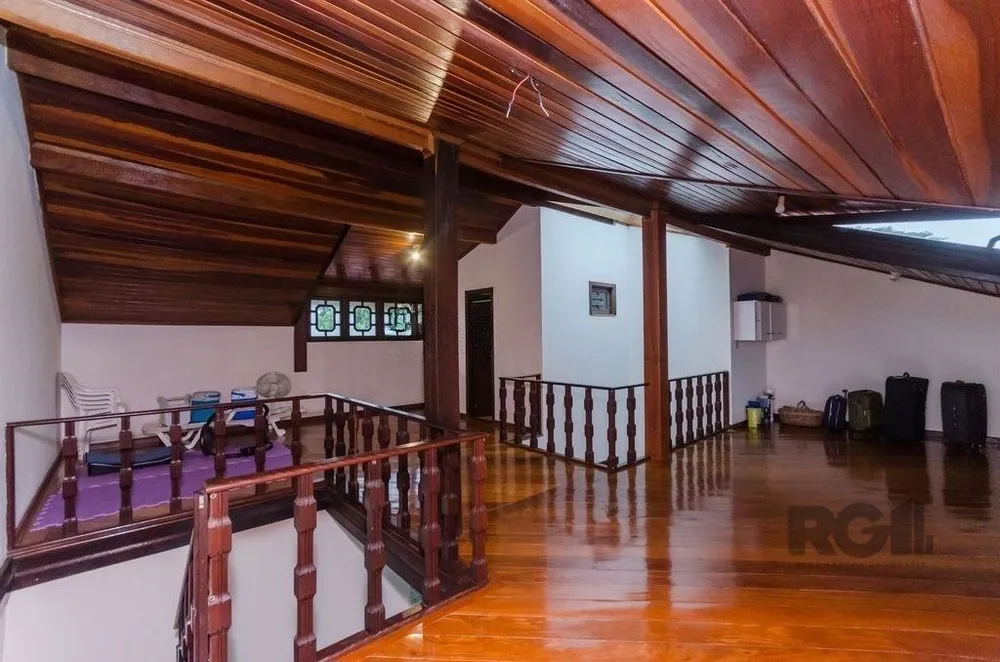 Casa, 3 quartos, 235 m² - Foto 1