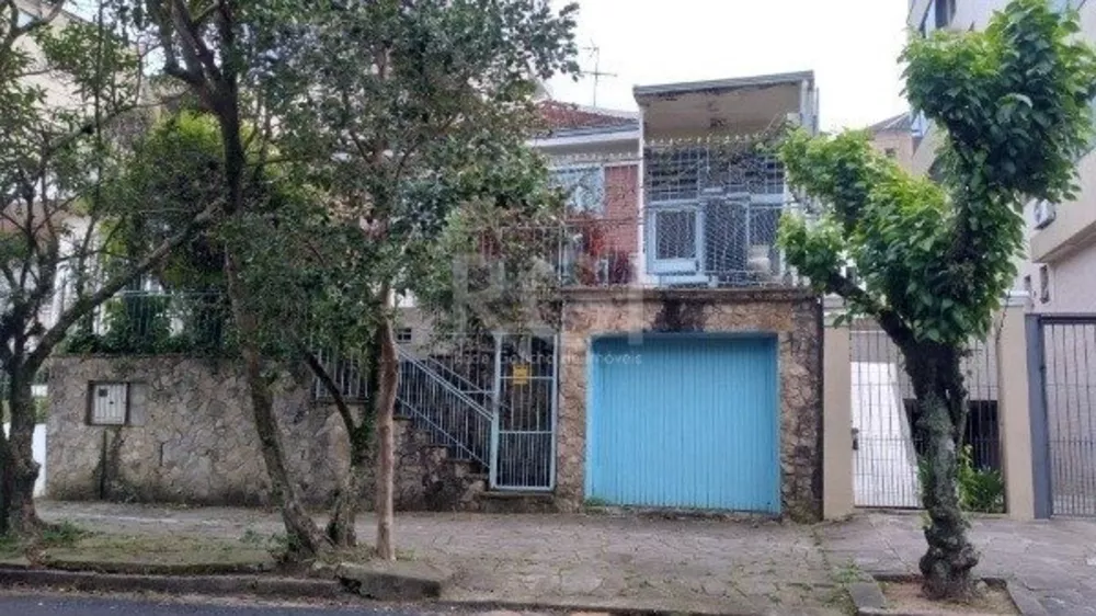 Casa à venda com 3 quartos, 221m² - Foto 1