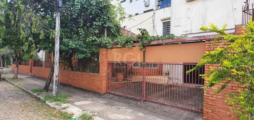 Casa à venda com 3 quartos, 166m² - Foto 1