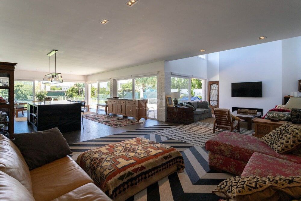 Casa de Condomínio à venda com 5 quartos, 404m² - Foto 1