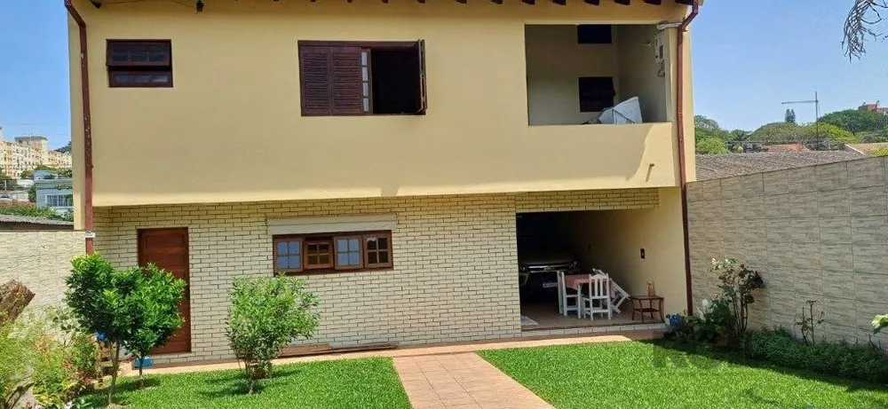 Casa, 3 quartos, 272 m² - Foto 1