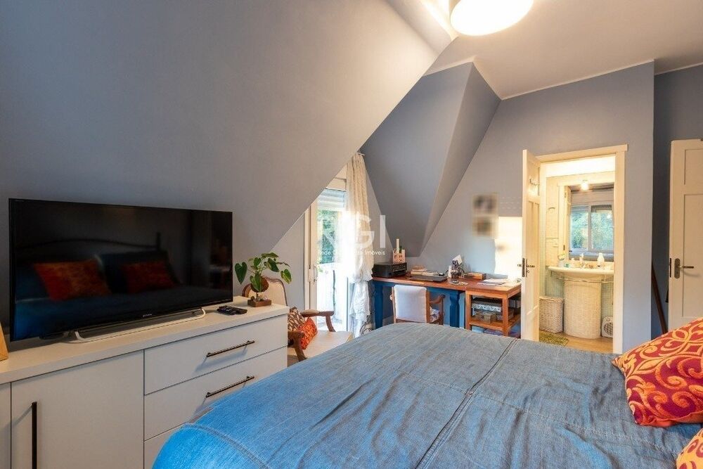 Casa à venda com 3 quartos, 201m² - Foto 4