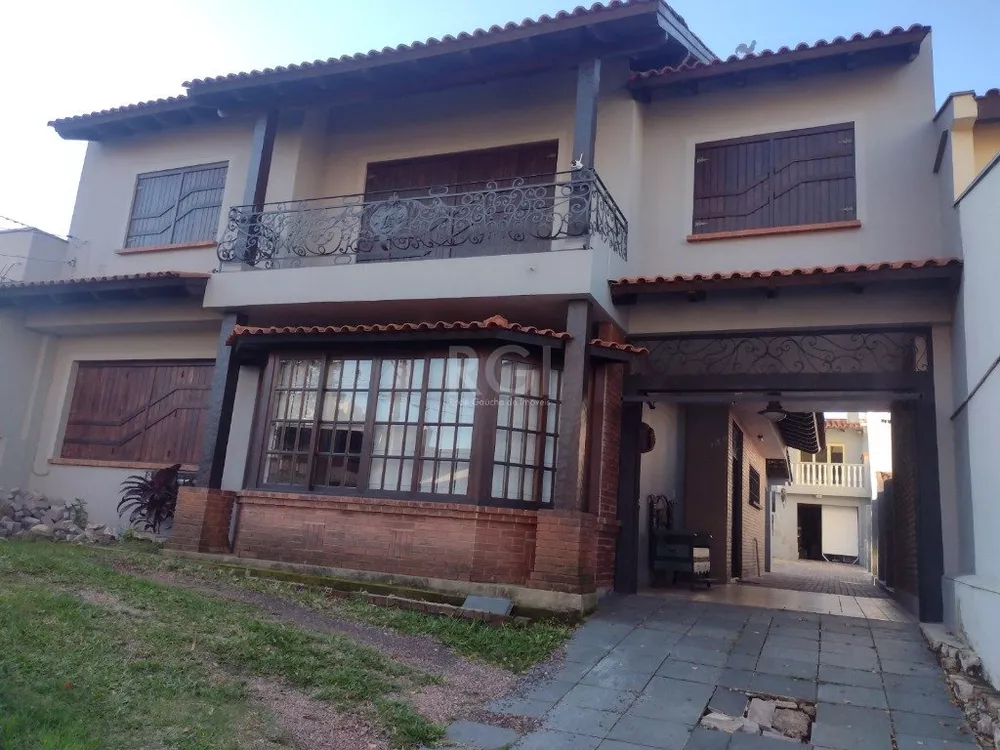 Casa à venda com 4 quartos, 389m² - Foto 1