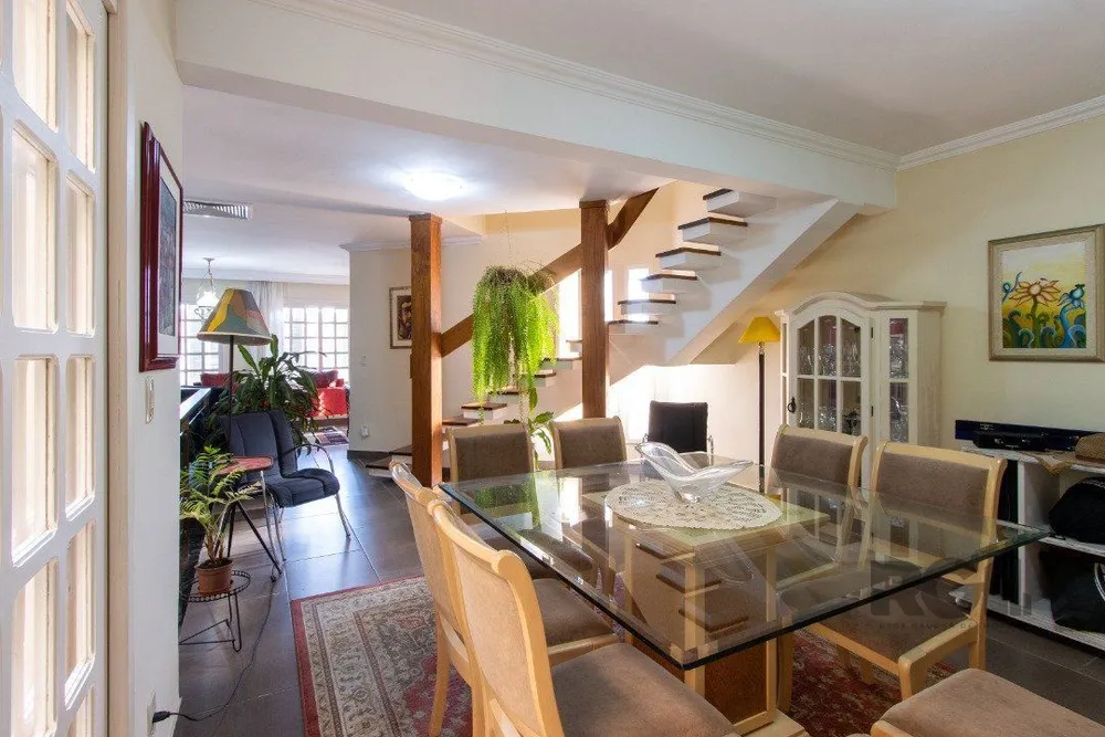 Casa, 4 quartos, 286 m² - Foto 1