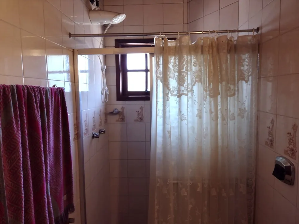 Casa, 4 quartos, 241 m² - Foto 2