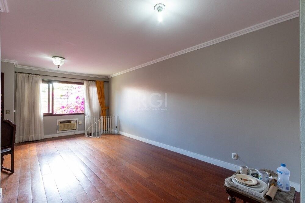 Casa à venda com 3 quartos, 203m² - Foto 4