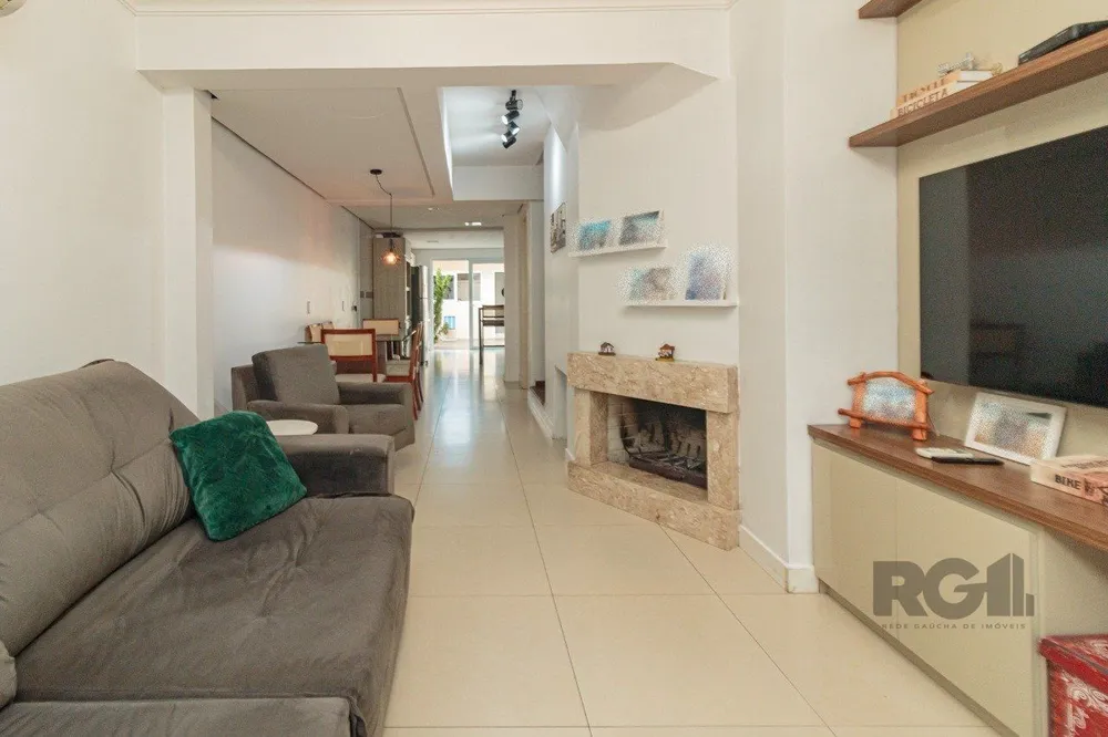 Casa, 4 quartos, 217 m² - Foto 1